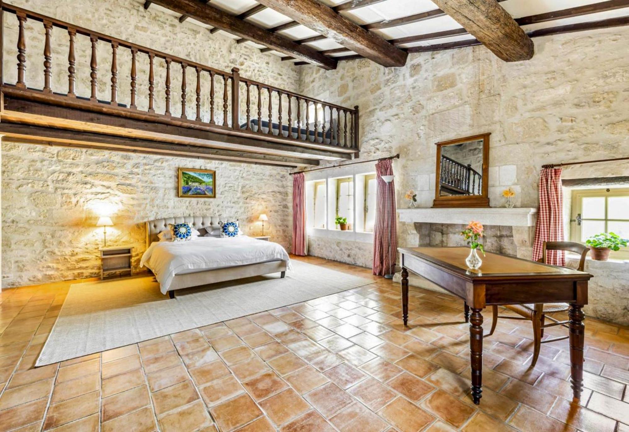 Domaine De Brancas And Petit Domaine De Brancas * Beaucaire (Gard)